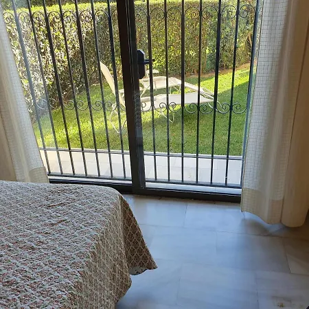 Mimosas, Apartment *
